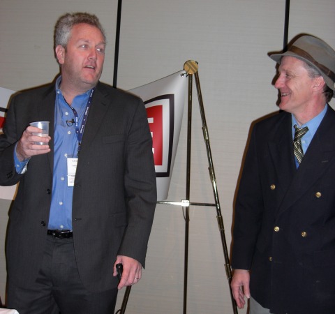 Andrew Breitbart chats with Stacy McCain in the Bloggers' Lounge at CPAC 2010.
